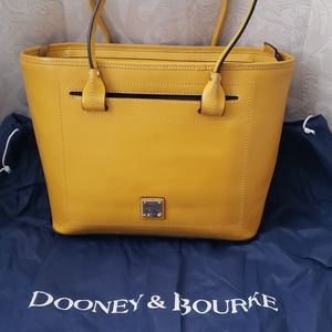 Dooney & Bourke Purse